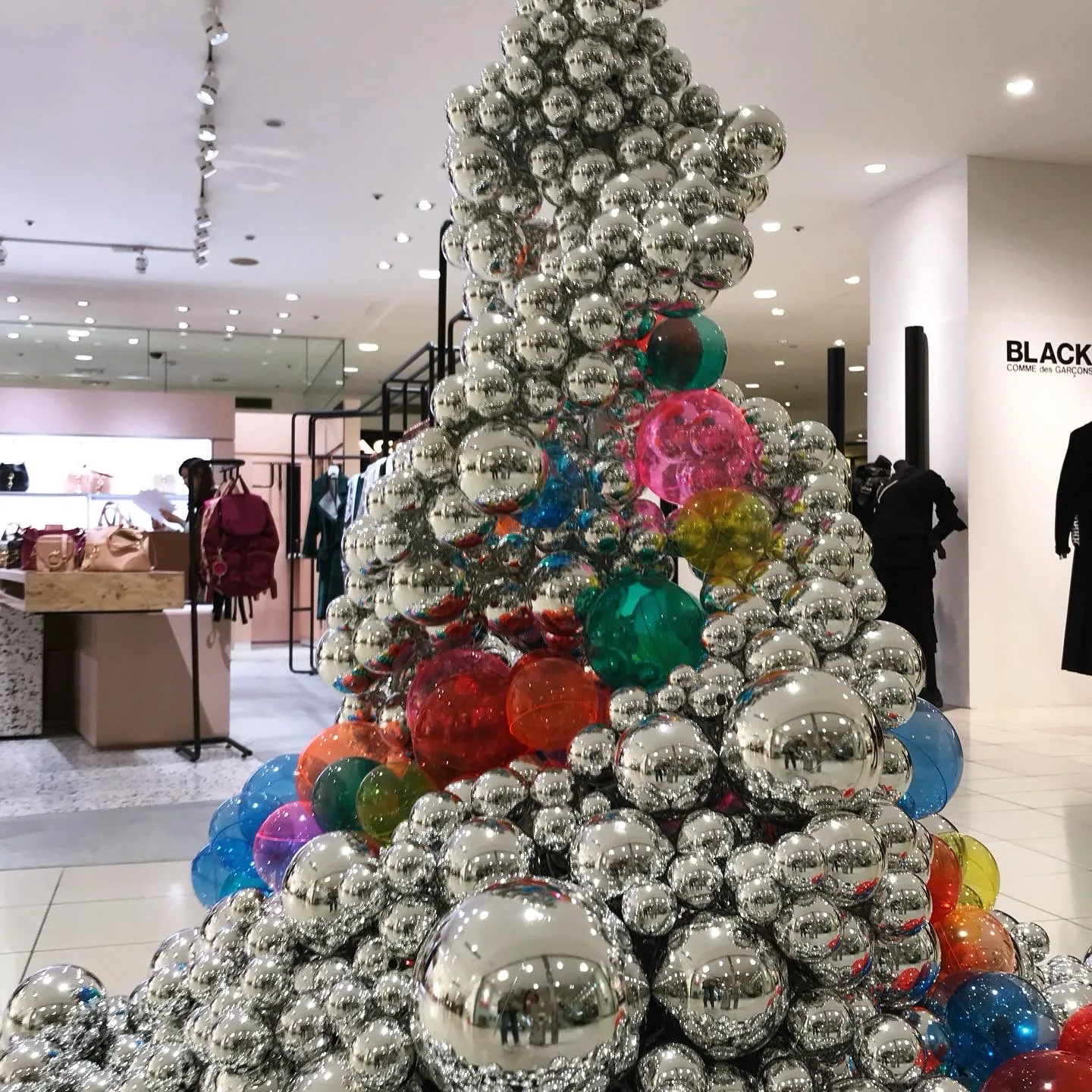 クリスマス・インスタレーション “Heart Pound Christmas”